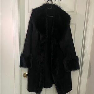 Luxurious Black Faux-Fur Trim Coat - Women’s Jacket & Coat